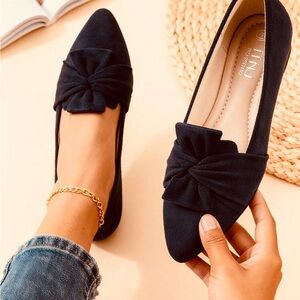 Elegant Black Bow Flats women’s size 9